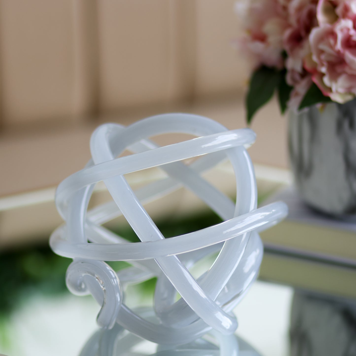 Opaque glass knot