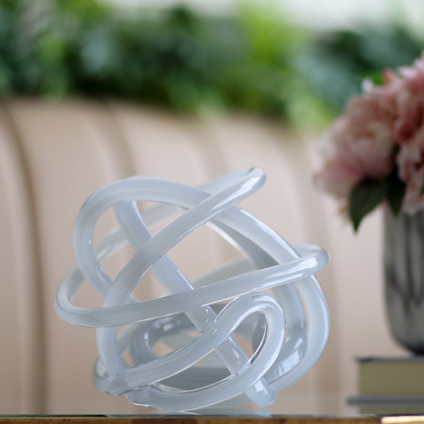 Opaque glass knot