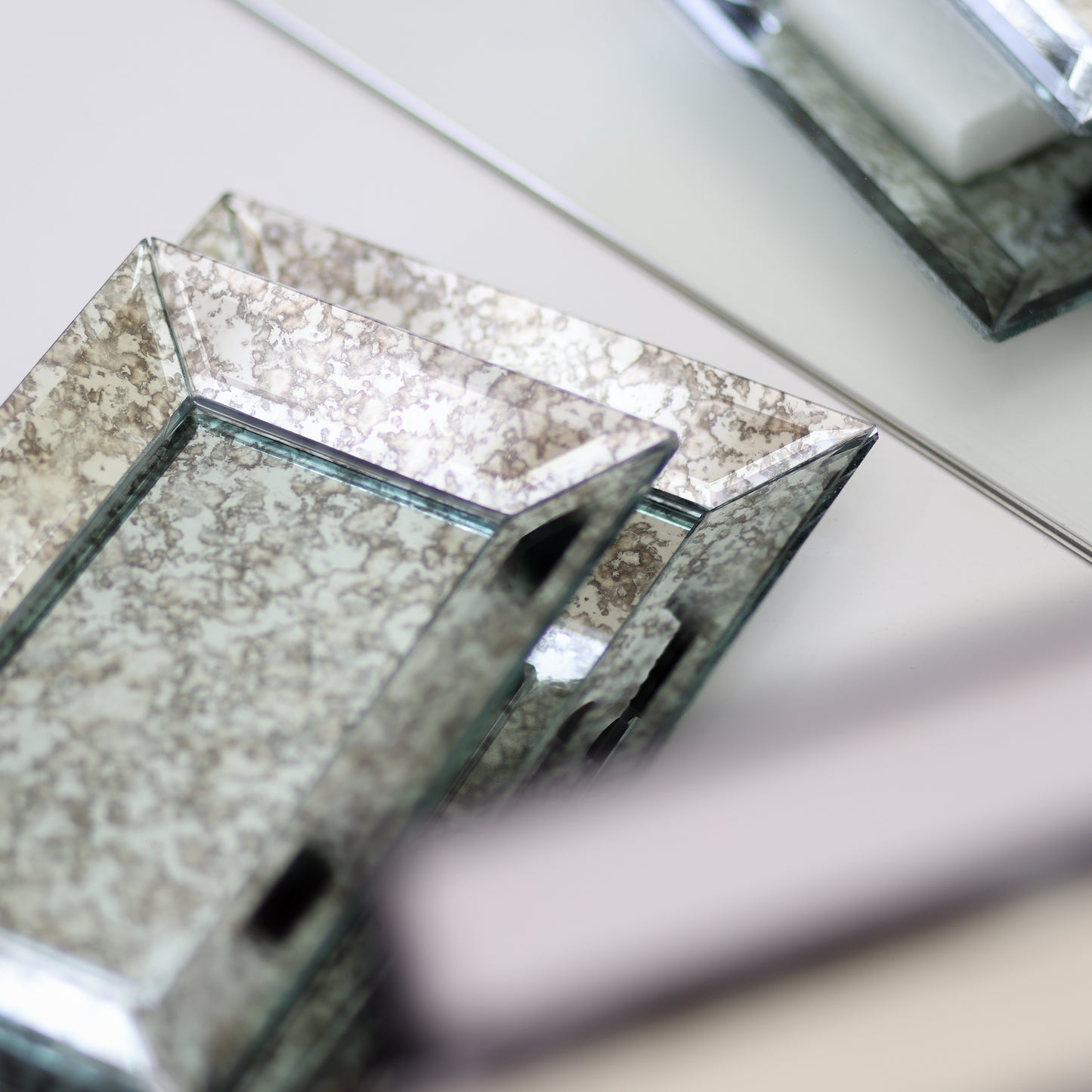 S/ 2 Glass trays