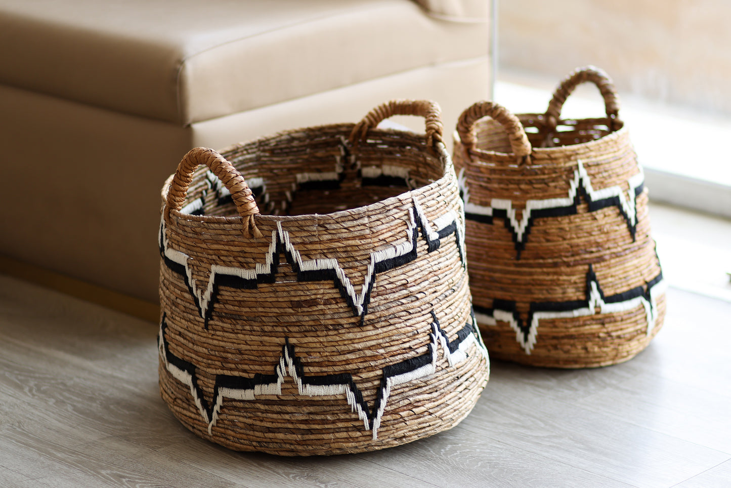 Set of 2 Woven rope baskets with handl