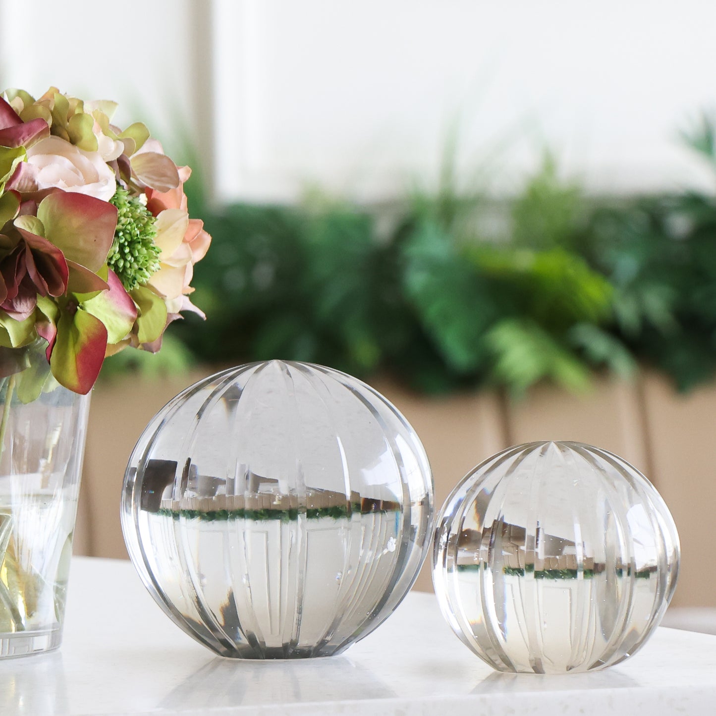 Set of 2 elegant round crystals
