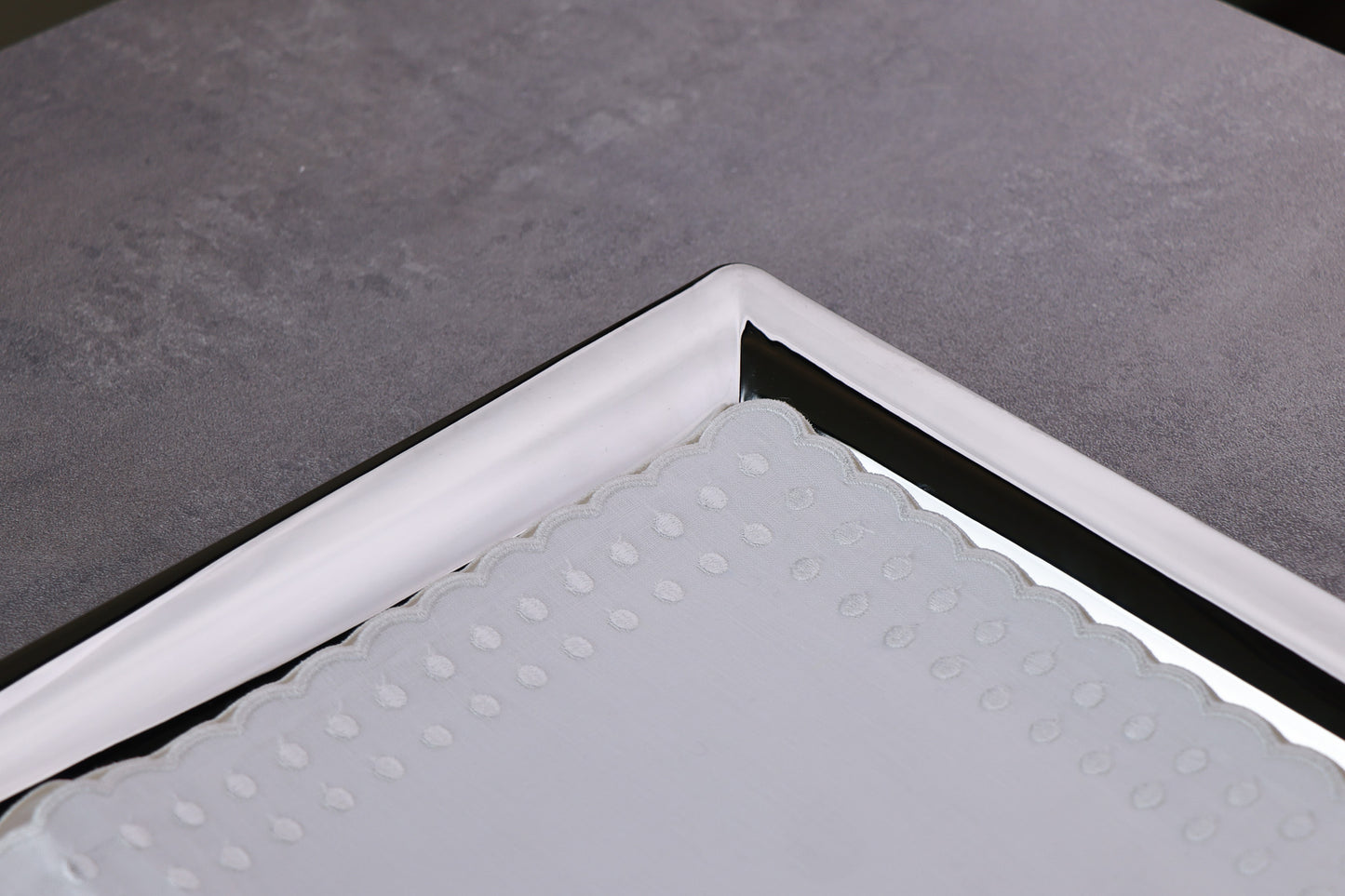 Tray mat embroidered