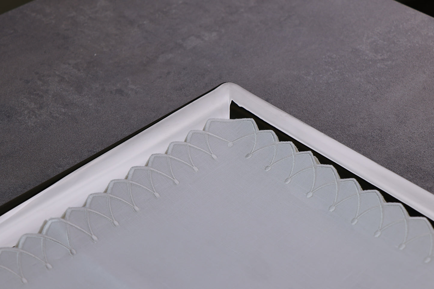 Tray Mat with embroidery curves