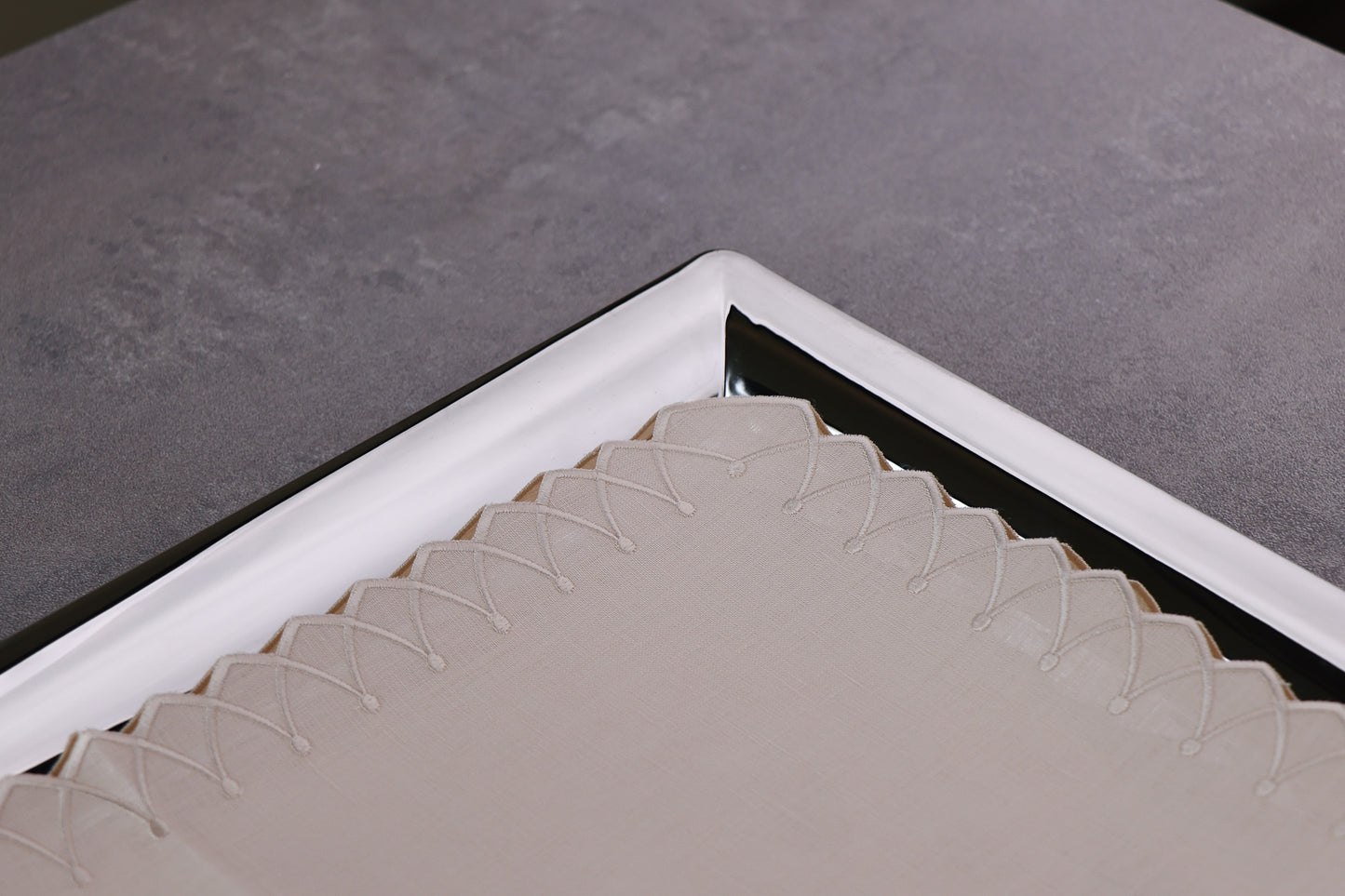 Tray Mat with embroidery curves