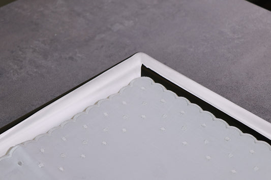 Tray mats embroidered with dots