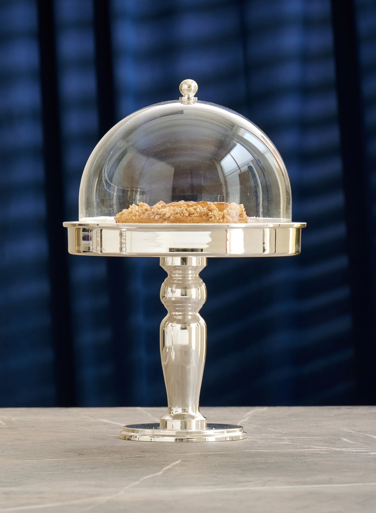 Cake stand