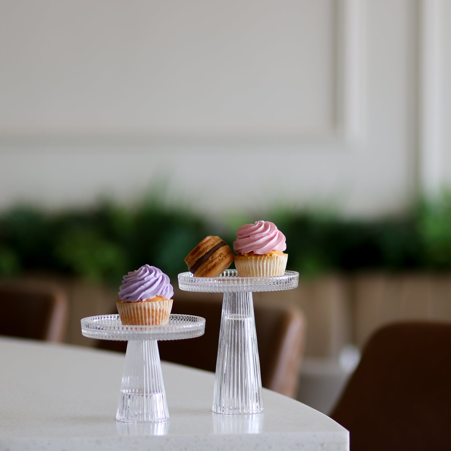 Set of 2 glass cake stand