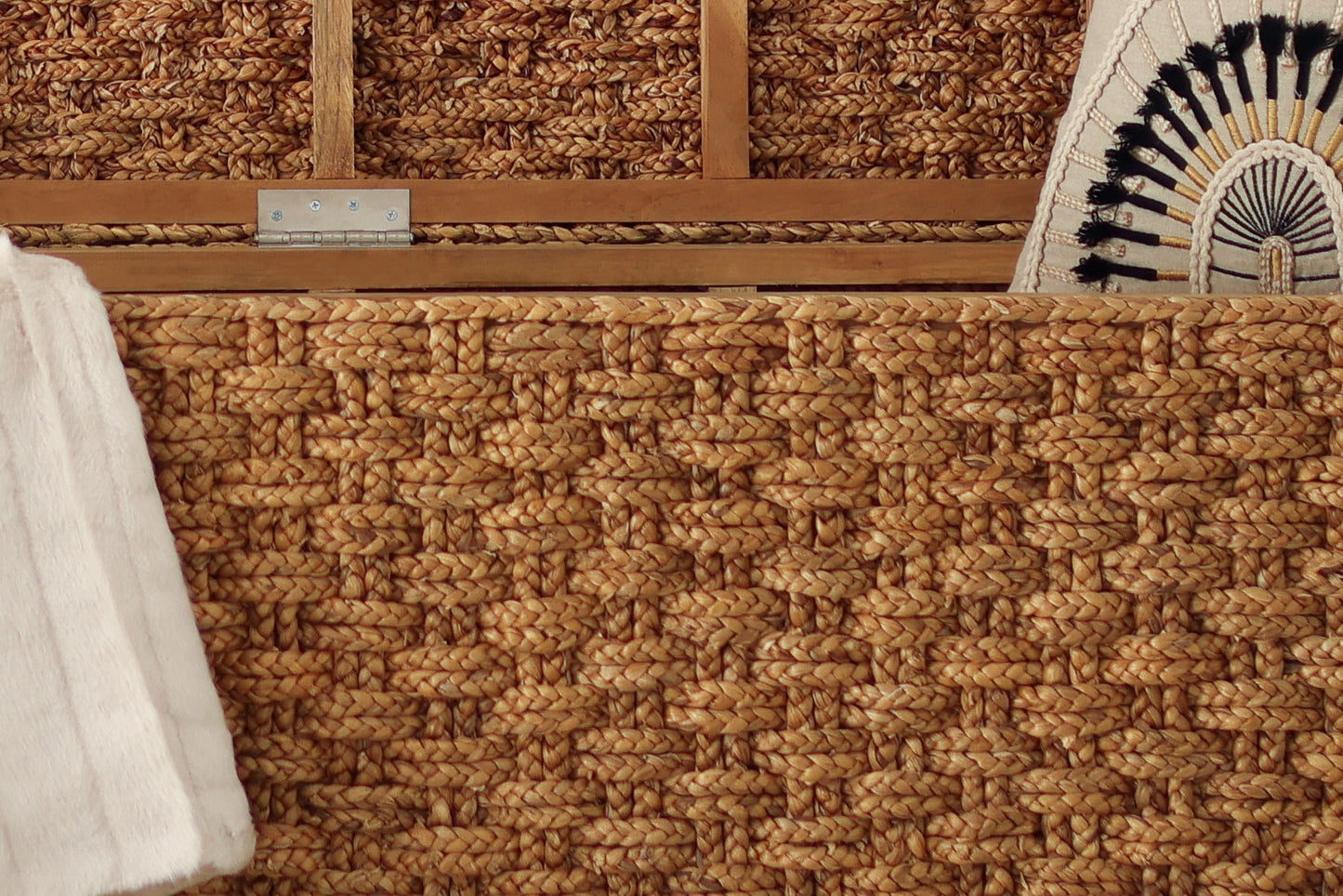 Natural woven rotterdam trunk