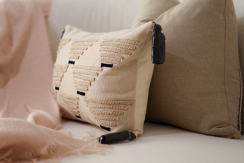 Azulik tassel cushion