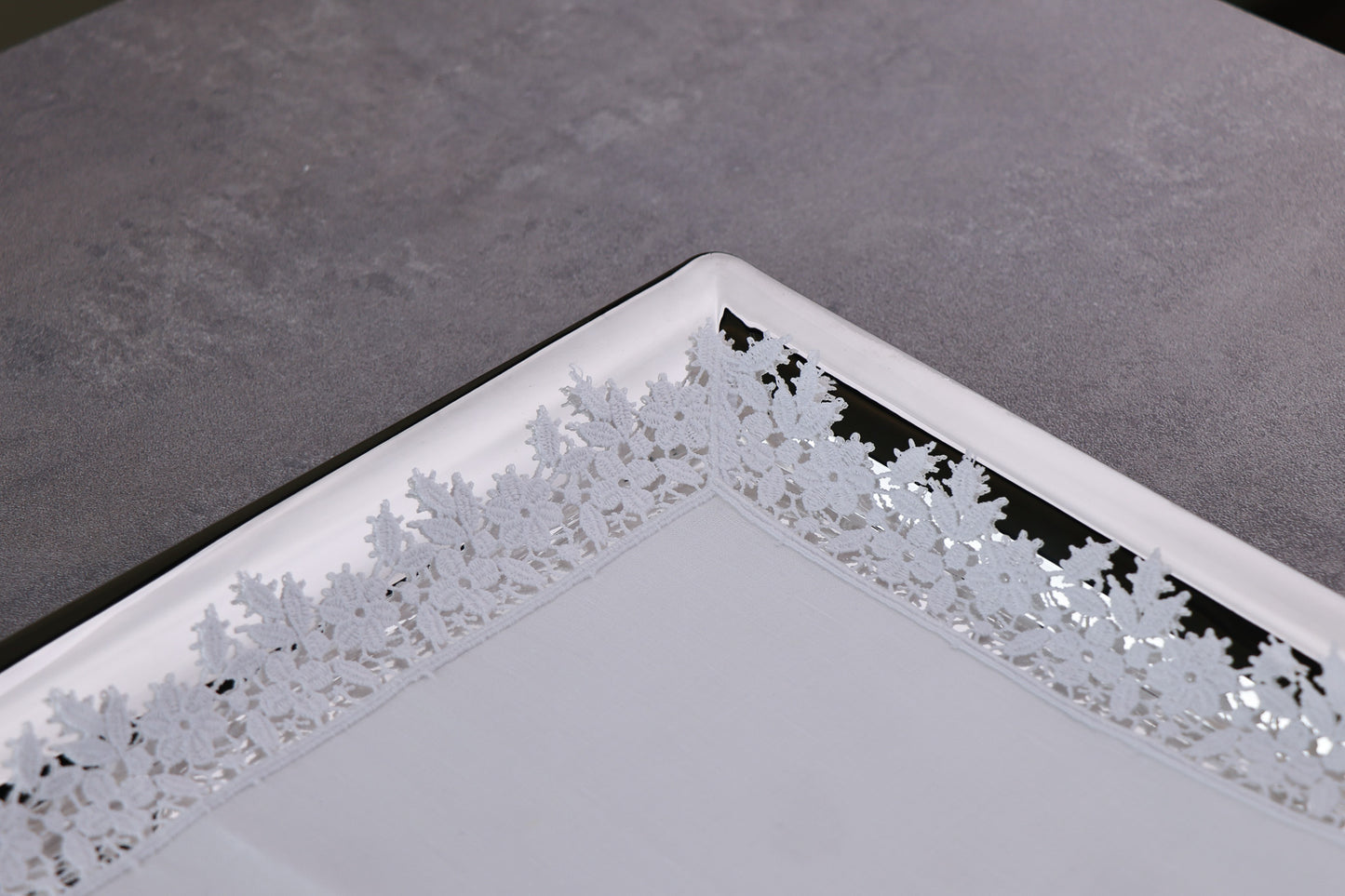 Tray mat Linen with Lace