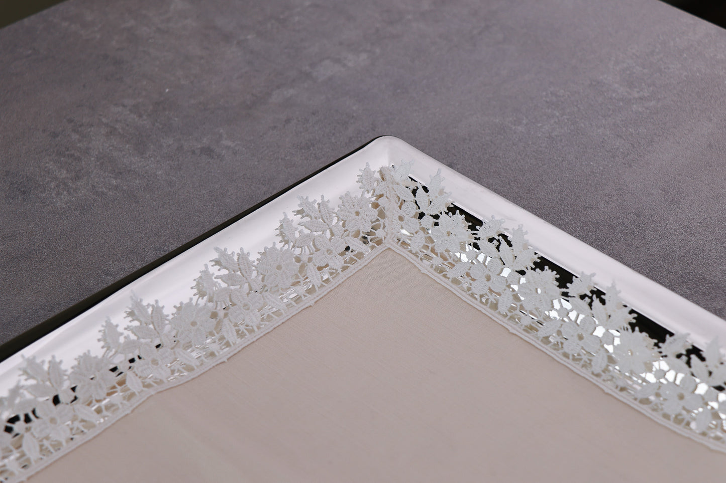 Tray mat Linen with Lace